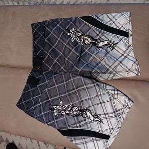 Men iguana life wear shorts size large